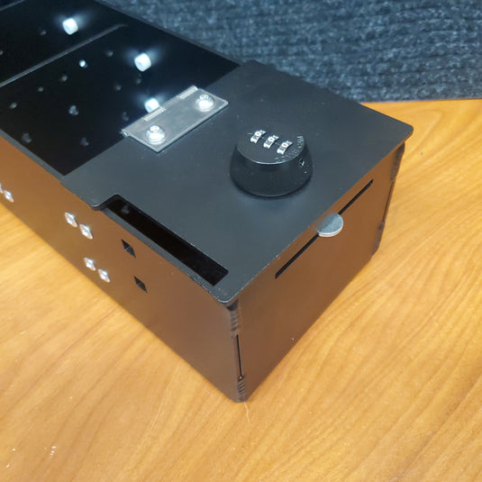 Locking Lid for YaegerPro Side Trough